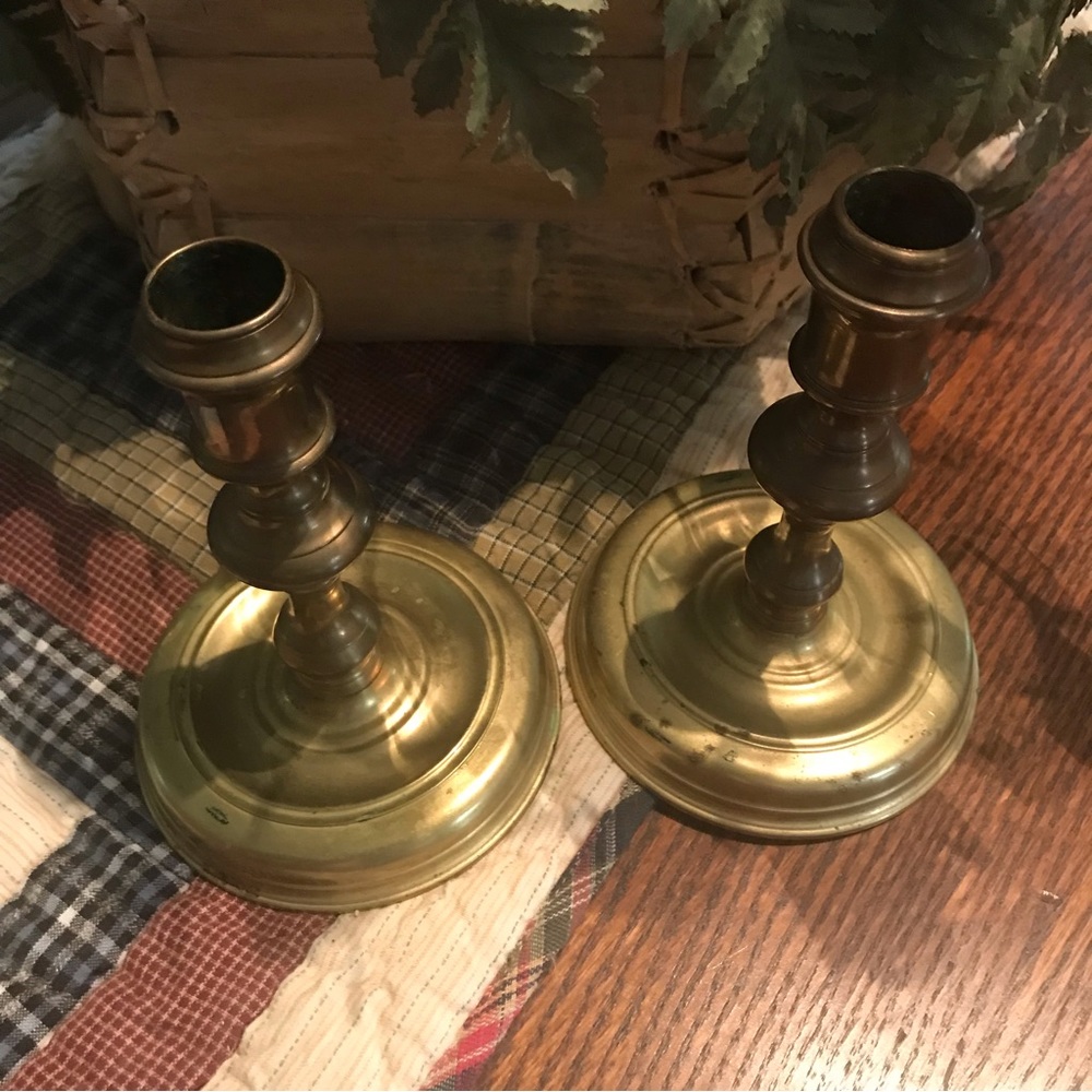 Vintage Virginia Metalcrafters CW RALEIGH 16-20 Pair of Brass Candlesticks